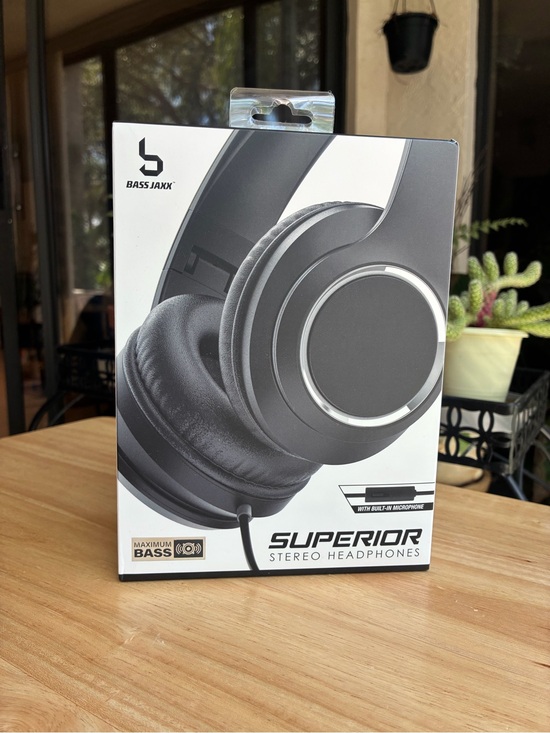 Other - NIB Bass Jaxx Superior Stereo Headphones w/ Mic Black